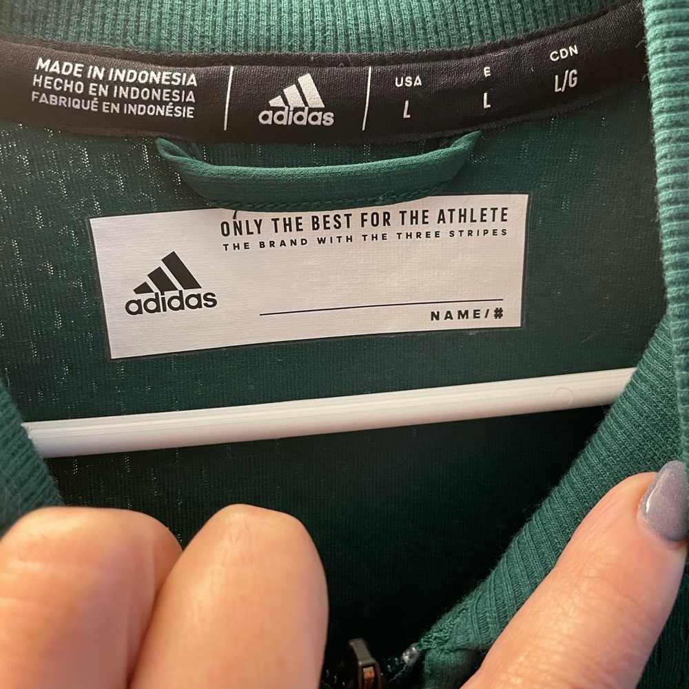 Adidas green light weight jacket Mens large- Women’s Medium - worn only 2 times - Picture 3 of 5